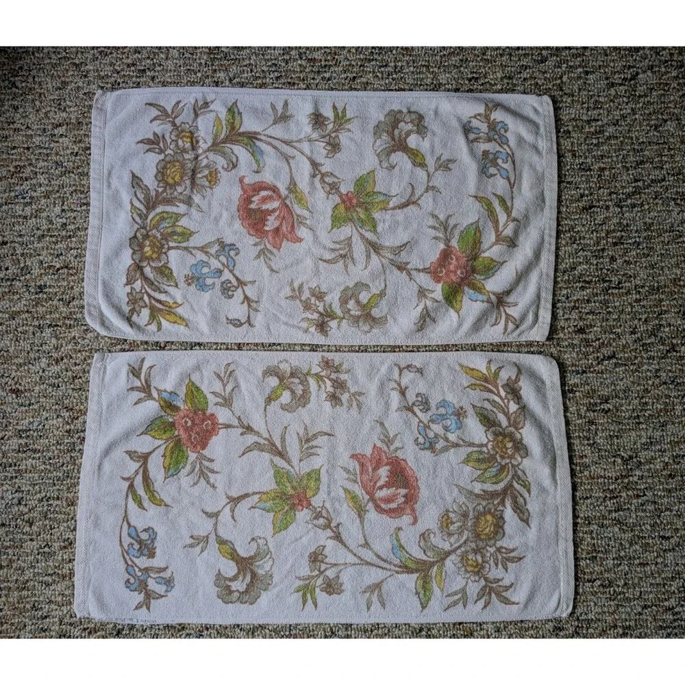 2 Vintage Floral Hand towels Springmaid Made USA Flowers Vines Leaves White